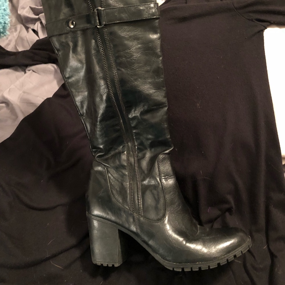 Kenneth Cole reaction black heeled boot